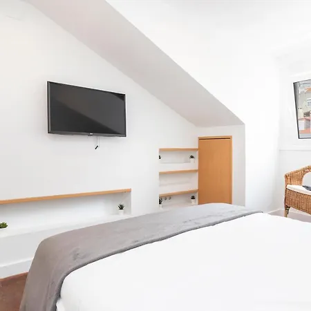 Historical Alfama, Building Top, 5mn To Train And Subway Lejlighed